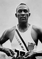 9 Photos Of Jesse Owens At The 1936 Olympics Show What An American Hero ...