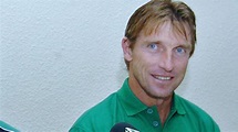 Zimbabwean cricketing stalwart Kevin Curran has collapsed and died aged ...