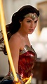Ultra Hd Gal Gadot Wonder Woman Wallpaper Hd : Wonder Woman 10k wonder ...