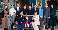 Família real de Mônaco em dia de festa | Caras
