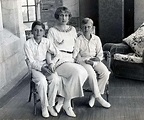 Victoria Eugenia con sus hijos Alfonso y Jaime Royal King, Royal Queen ...