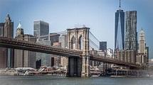 Brooklyn Bridge overlooking the city of Manhattan. USA Desktop ...
