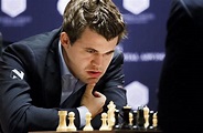 Schach-Weltmeisterschaft: Der Großmeister Magnus Carlsen tappt in die ...