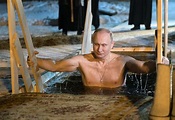 Vladimir Putin celebra Epifanía en agua helada