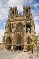 File:Facade de la Cathédrale de Reims - Parvis.jpg - Wikimedia Commons
