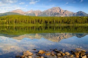 Patricia Lake. Jasper, Alberta [OC] [4608x3072] : r/EarthPorn