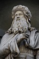 Sculpture of Leonardo da Vinci on the Facade of the Uffizi Gallery ...