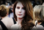 Lana Del Rey - Age, Bio, Birthday, Family, Net Worth | National Today