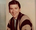 Bob Denver Biography - Facts, Childhood, Family Life, Achievements