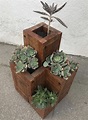 Macetero rústico de madera reciclada, ideal para el cultivo de cactus y ...