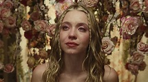 Sydney Sweeney Is Hosting SNL, But Turns Out She’ll Actually Be Facing ...