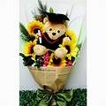 花店 Sumflowershop: 畢業花束 畢業公仔花束 line 鬆弛熊 teddy bear 三眼仔 史迪仔 壞蛋獎門人仿真花向日葵花束 ...