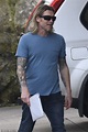 Sam Worthington looks worlds away from his former self on set of his ...