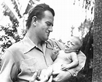 actor patrick wayne | John Wayne holding his son Patrick | John wayne ...