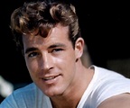Guy Madison Biography - Facts, Childhood, Family Life & Achievements
