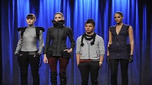 Watch Project Runway S07:E01 - Back to New York - Free TV Shows | Tubi