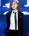 世界最美面孔第2位！20歲的韓國女團Twice成員周子瑜的15個最美穿搭 | ELLE HK