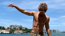 Wow! Boris Beckers Sohn Elias zeigt seinen muskulösen Körper