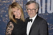 Steven Spielberg, Kate Capshaw warm up with cozy lunch | 15 Minute ...