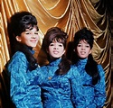 30 Fascinating Vintage Photographs of The Ronettes in the 1960s ...