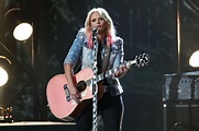 Hear Miranda Lambert's New Tribute to Her Family 'Sweet By and By ...