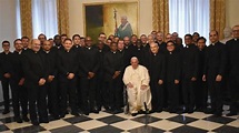 Il Papa in visita alla Pontificia Accademia ecclesiastica - L ...