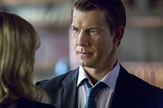 Eric Mabius as Oliver O'Toole on Signed, Sealed, Delivered: Lost ...