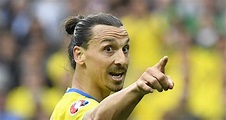Con 39 años de edad, pero en perfecta forma física, Zlatan Ibrahimovic ...