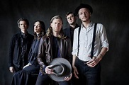 LONG WAY TO GO (FEAT. P!NK) - The Lumineers - LETRAS.COM