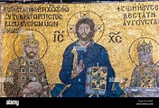 Mosaico bizantino de Jesucristo está sentado en el trono con la ...