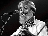 Tributes paid to music great Ronnie Drew