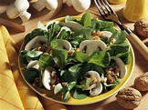 Rapunzelsalat mit Champignons Rezept | EAT SMARTER