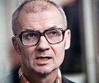 Andrei Chikatilo Biography - Facts, Childhood, Family & Crimes of ...