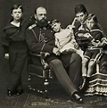 Alejandro III de Rusia, con su hijo el futuro Zar Nicolás II. | Russie ...