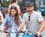 Leonardo Di Caprio y Camila Morrone muy enamorados en la playa - AMBA 24