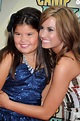 Demi Lovato et Madison de la Garza à la première de Camp Rock 2: The ...