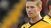 Andy Pugh: Dartford striker to remain with club - BBC Sport