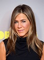 Jennifer Aniston’s Most Iconic Beauty Looks Include ‘90s Brows & Bright ...