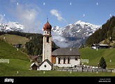 Austria, Tyrol, Umhausen Niederthai, village, church, Österreich Stock ...