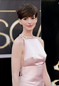 Anne Hathaway distrae en el Oscar al no portar sostén – La Columnaria Blog