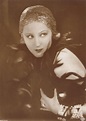 Red Poulaine's Musings: Metropolis Star, Brigitte Helm, as the Queen of ...