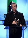 Chris Martin riceve il premio per Atlas agli Hollywood Film Awards ...