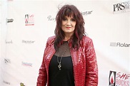 Meredith Brooks Now 2023: Age, Bio, + Singer Celebrates the 25th Year ...