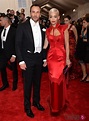 Rita Ora y Tom Ford en la alfombra roja de la Gala del Met 2015 ...