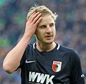 FC Augsburg: Profi Martin Hinteregger streikt beim Mannschaftsfoto - WELT