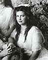 Grand duchess Maria Nikolaevna in 1913 . [I do not know why she appears ...