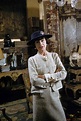 Wie is Coco Chanel? 12 Feiten over de Iconische Ontwerper | Tea Band