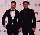 Ricky Martin presenta a su novio y da un beso a una mujer por 80.000 ...