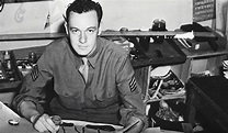 Just a picture of Young Stan Lee (1943) : r/OldSchoolCool