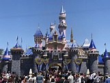 Disneyland Resort - Wikipedia